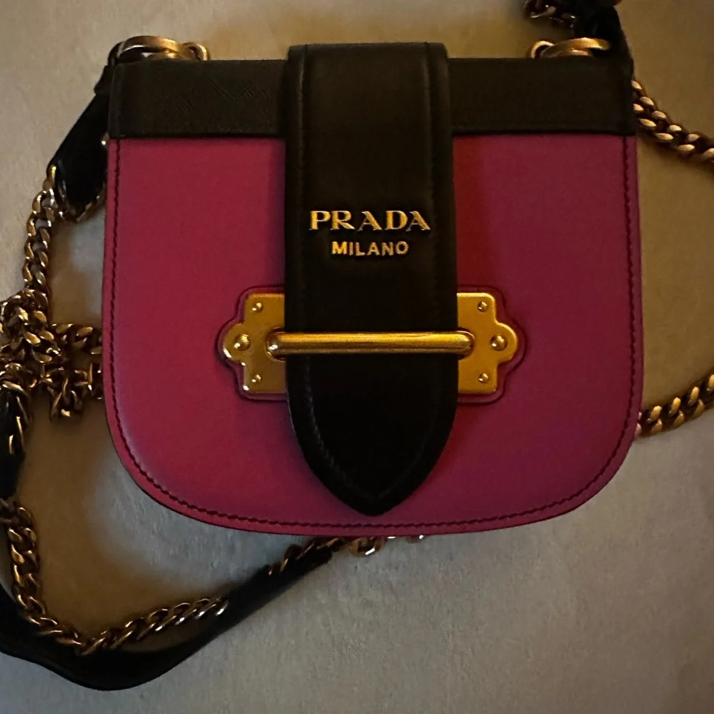Pink and Black Leather PRADA Crossbody Bag - Picture 2 of 10